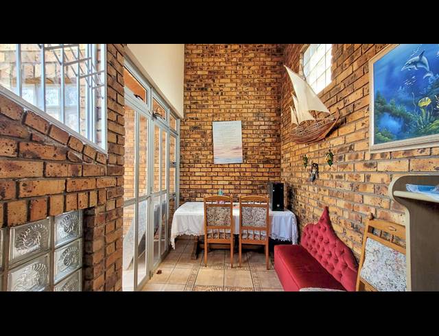 8 BEDROOM HOUSE FOR SALE IN TINLEY MANOR